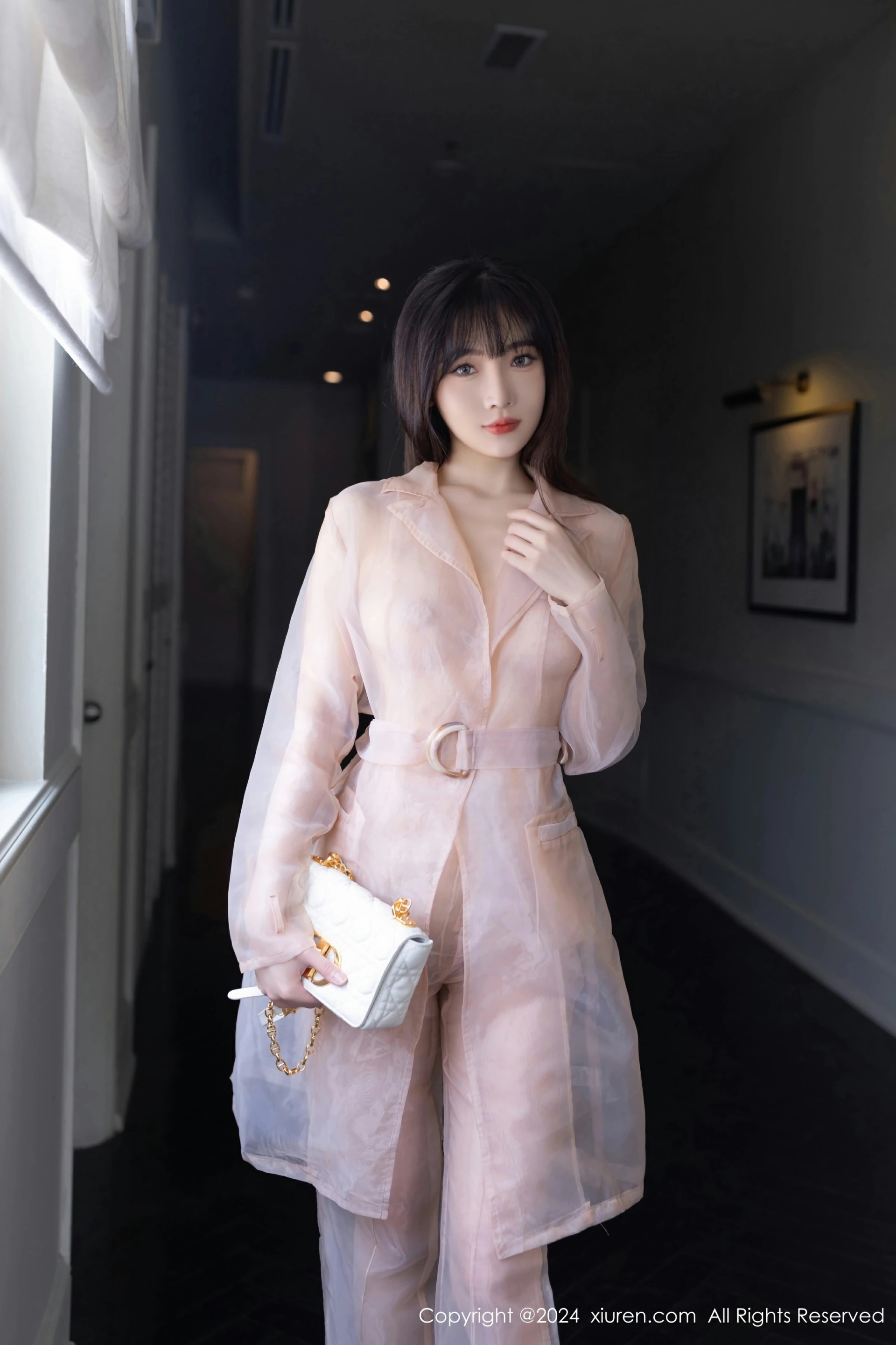 [XiuRen秀人网] 2024.05.09 No.8509 陆萱萱 浅粉色透视西装 性感写真 [80+1P]