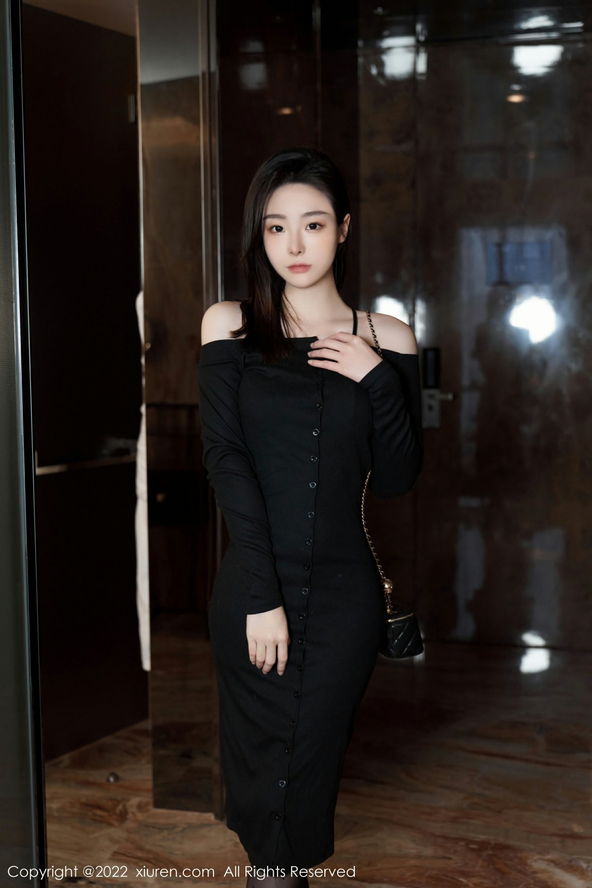 [XiuRen秀人网] 2022.09.01 No.5529 是小逗逗 性感黑色蕾丝内衣 珠海心愿旅拍写真 [92+1P]