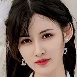 诗诗kiki